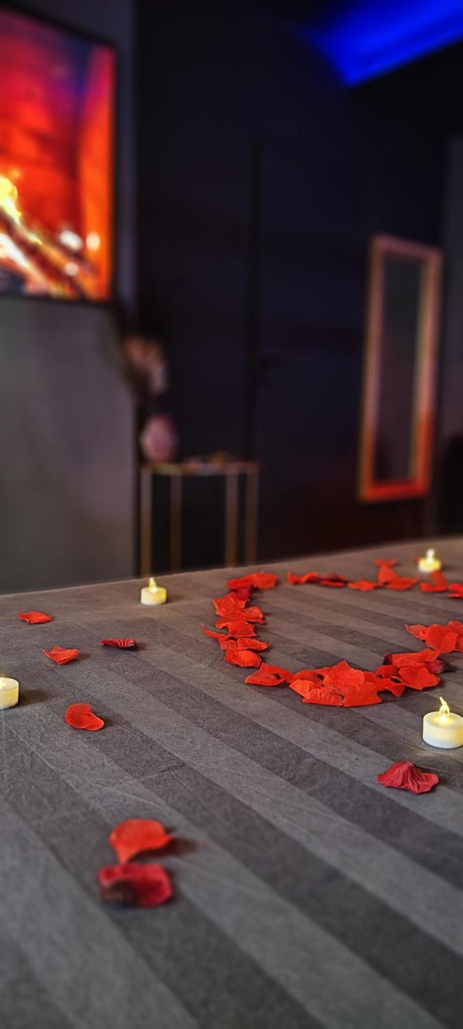 Loft, Studio And Love Rooms Bourg-Saint-Christophe Esterno foto