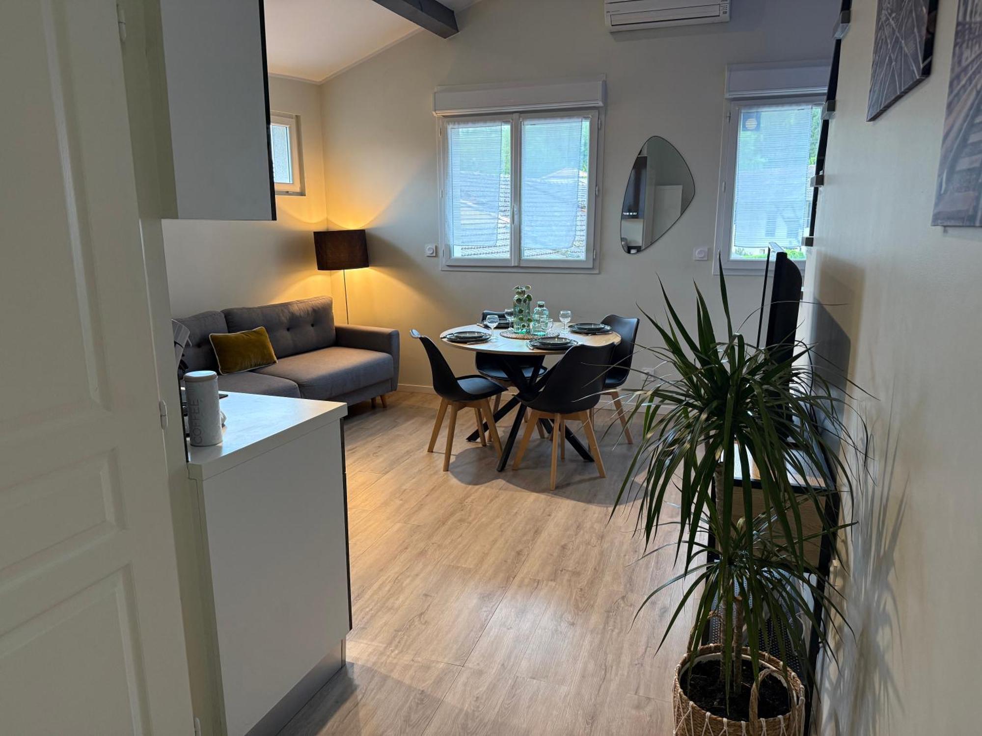 Loft, Studio And Love Rooms Bourg-Saint-Christophe Esterno foto